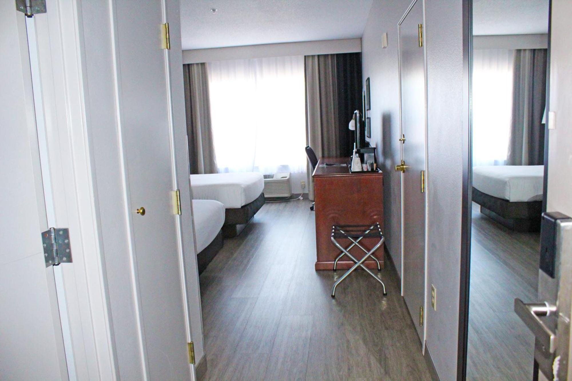 Independence Stay Hotel & Suites Marinette Eksteriør bilde