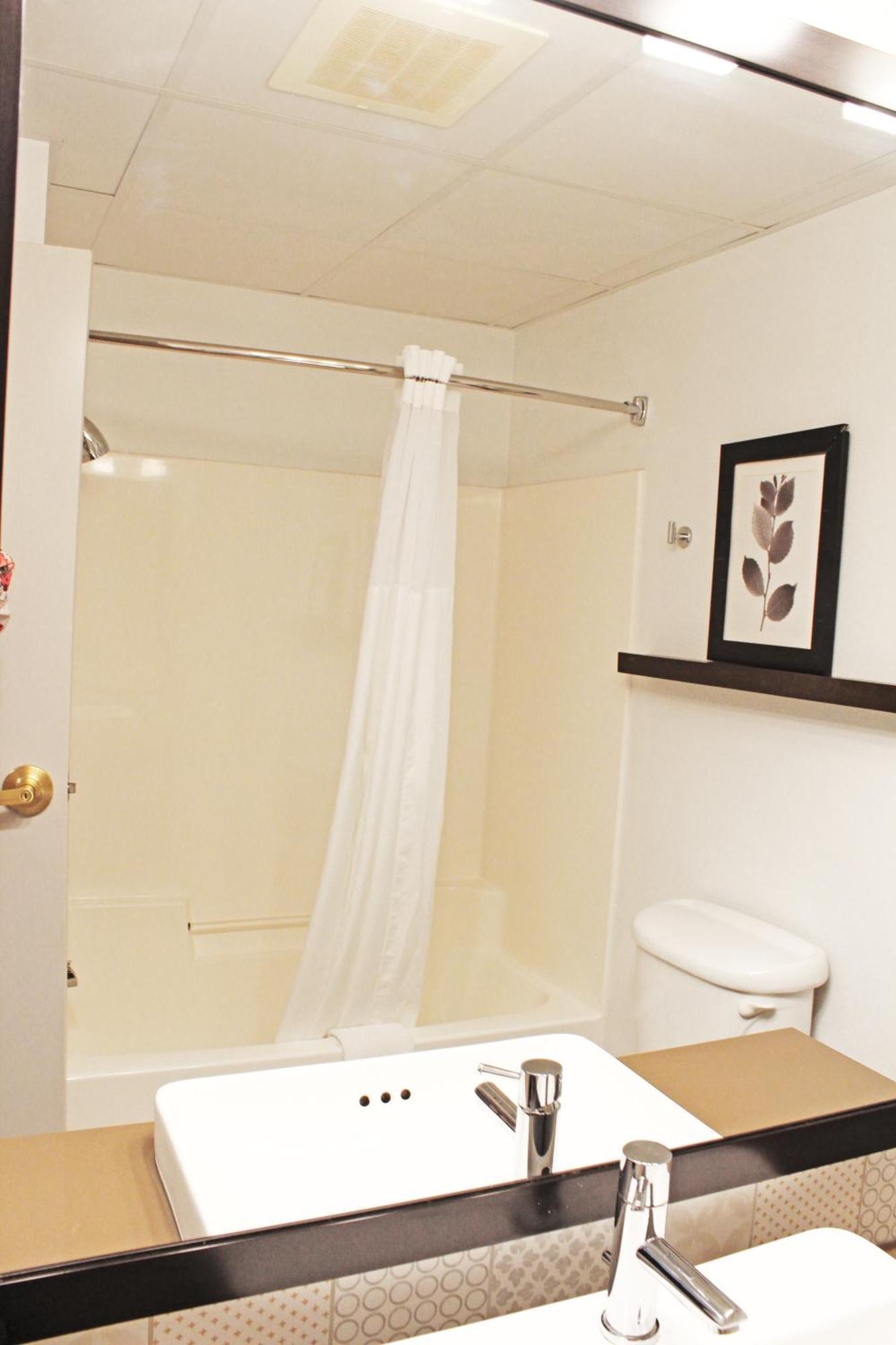 Independence Stay Hotel & Suites Marinette Eksteriør bilde