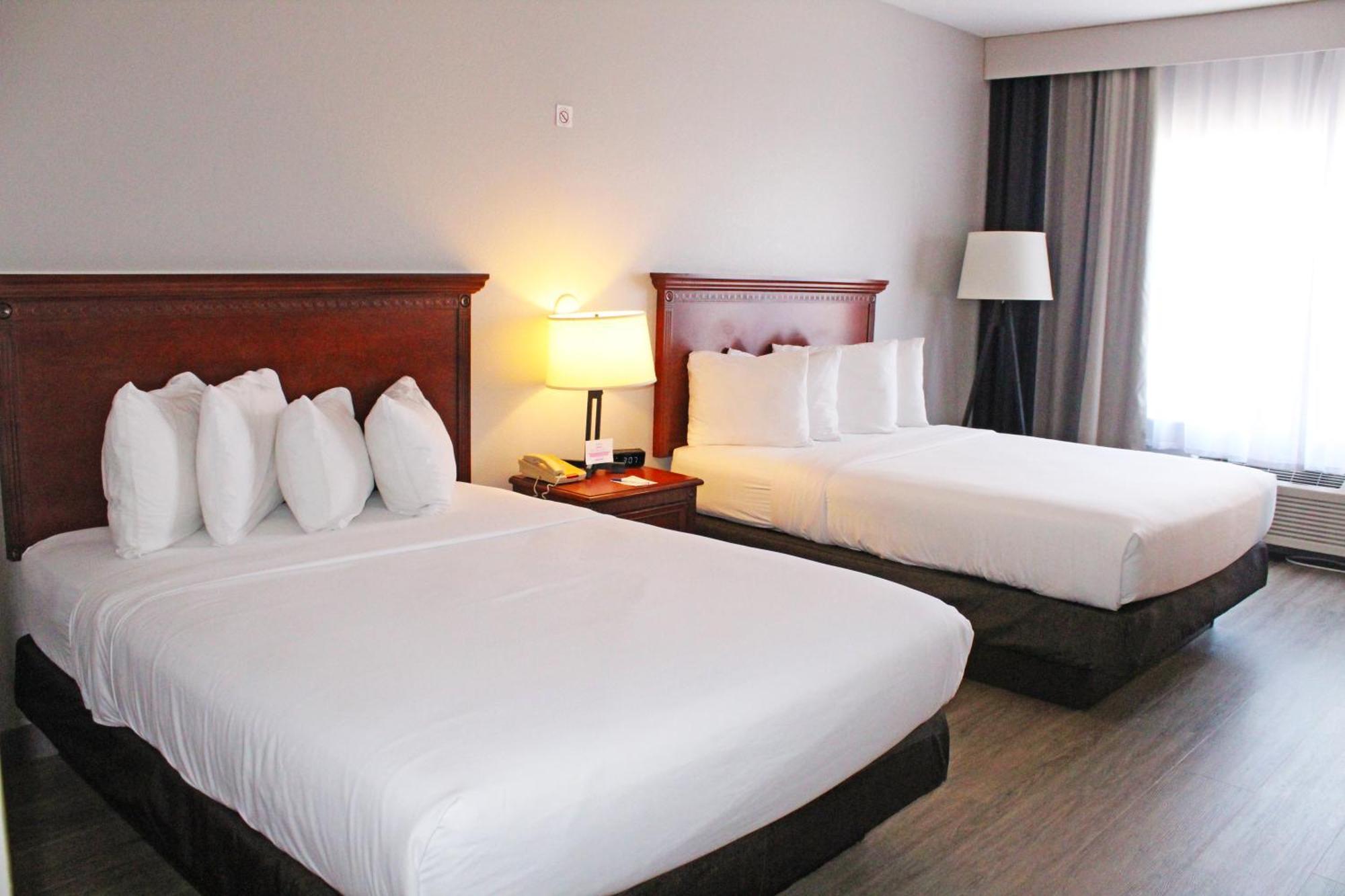 Independence Stay Hotel & Suites Marinette Eksteriør bilde