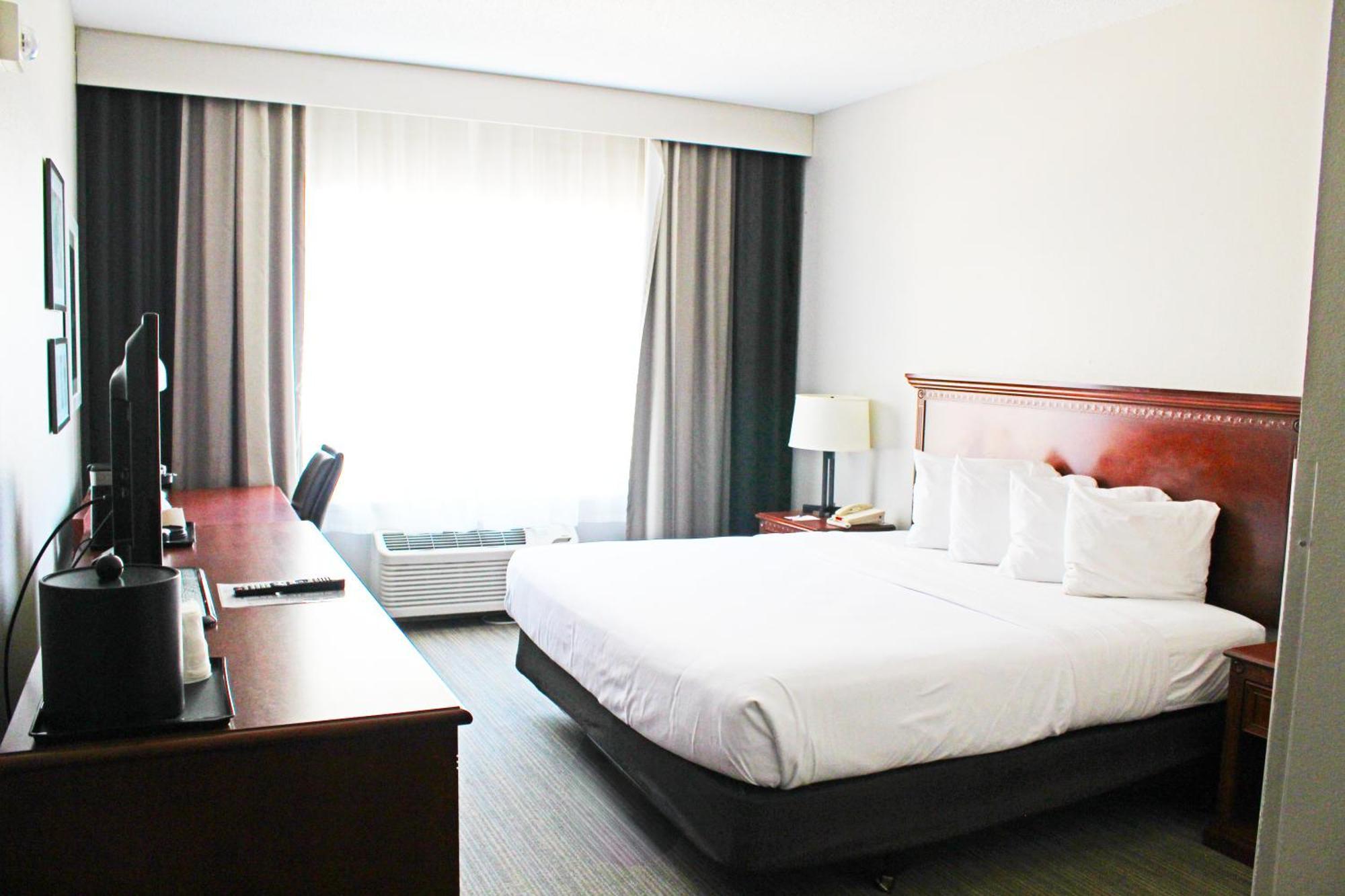 Independence Stay Hotel & Suites Marinette Eksteriør bilde