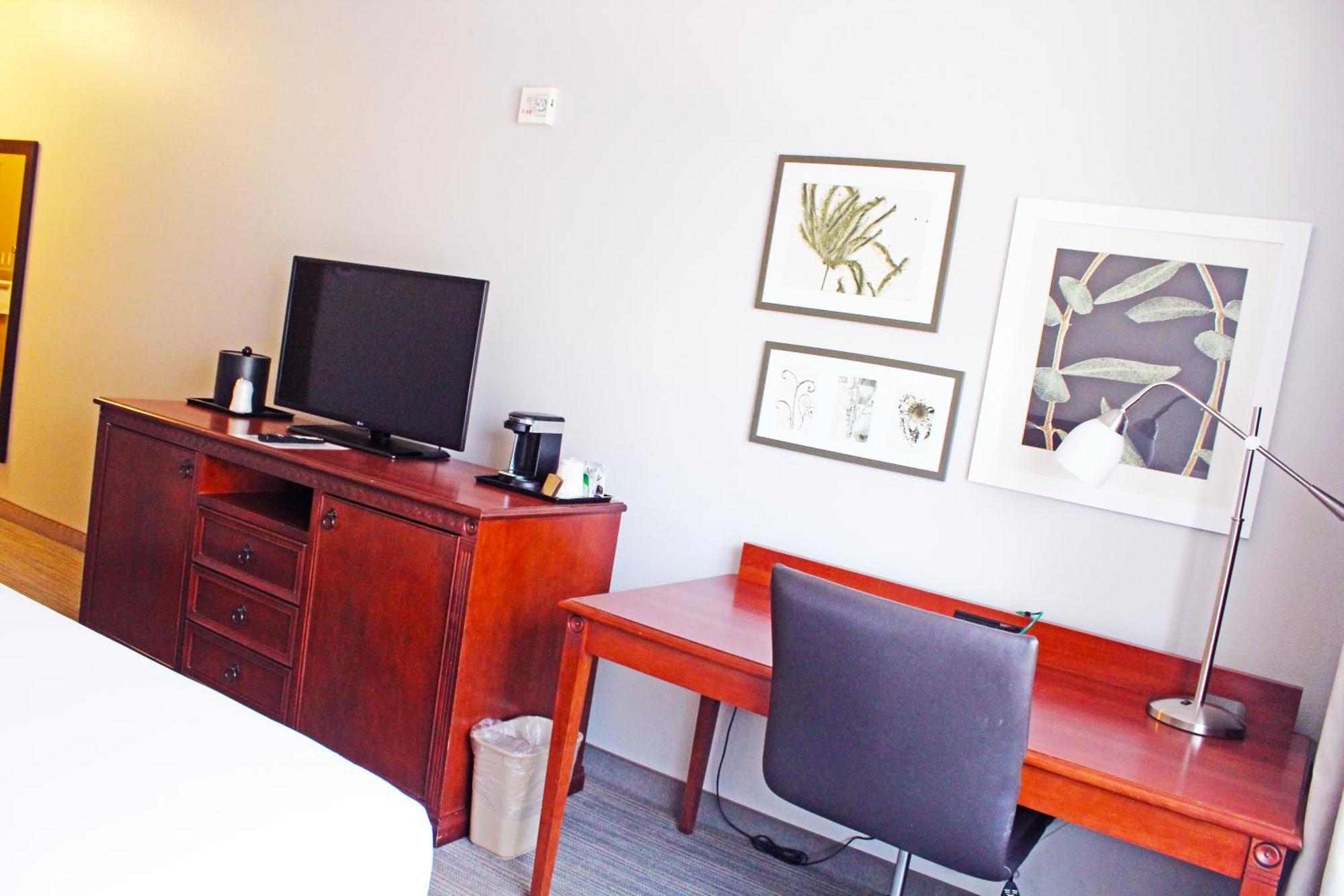 Independence Stay Hotel & Suites Marinette Eksteriør bilde
